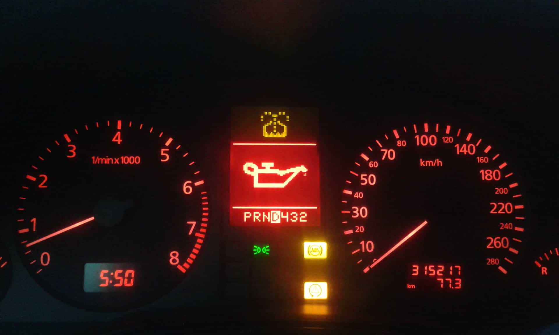 Если загорелась лампочка давления масла