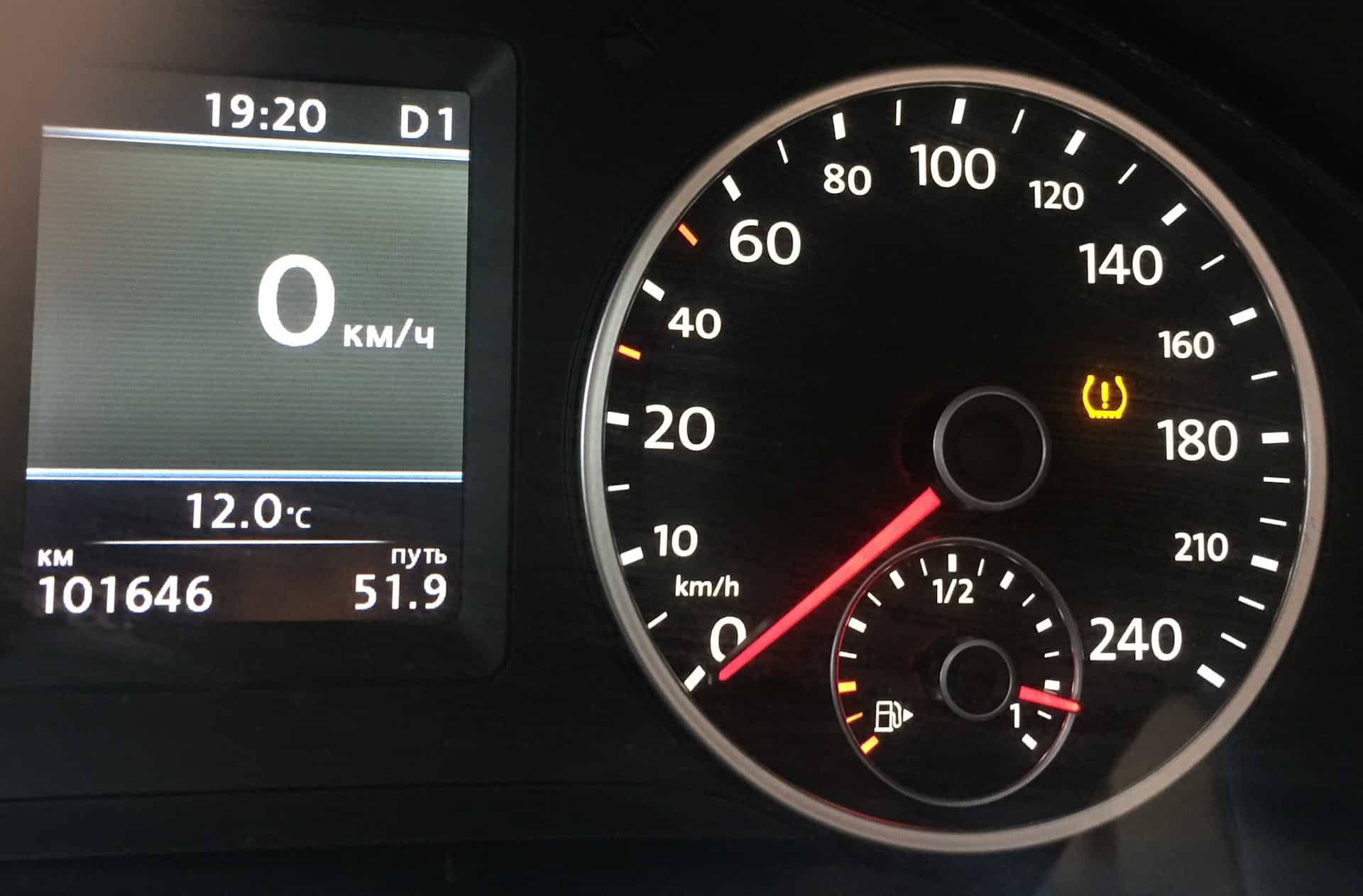 Если загорелась лампочка давление в шинах